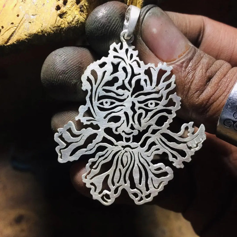 Tharshana Iris Pendant